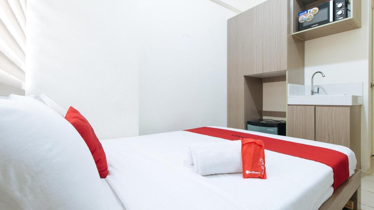 Reddoorz Plus @ Urban Deca Tower Edsa 2 Mandaluyong Exterior photo