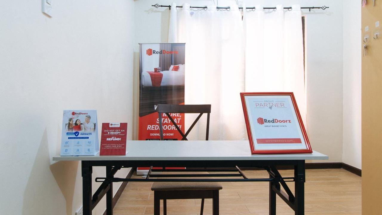 Reddoorz Plus @ Urban Deca Tower Edsa 2 Mandaluyong Exterior photo